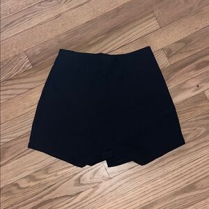 Black High-Waist Women’s mini skort